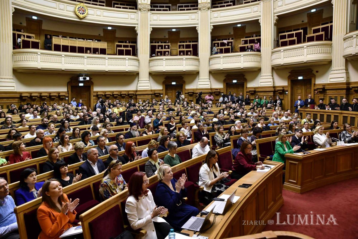 Conferința „Credință și știință - izvor de sănătate” la Palatul Patriarhiei 291345