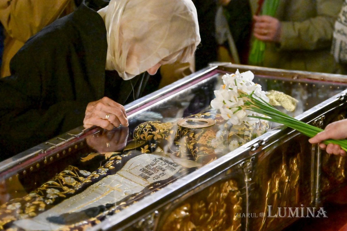 Pelerinajul cu moaștele Sfântului Dimitrie cel Nou continuă în Capitală 291462