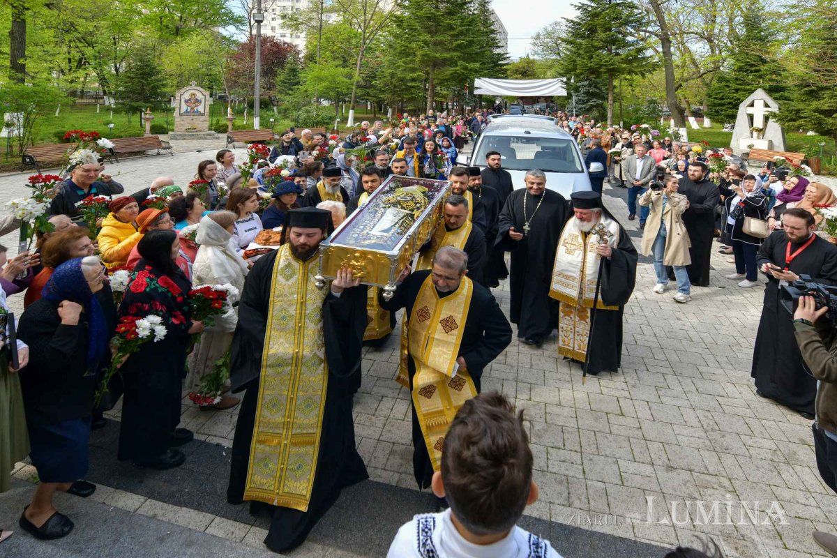 Pelerinajul cu moaștele Sfântului Dimitrie cel Nou continuă în Capitală 291463