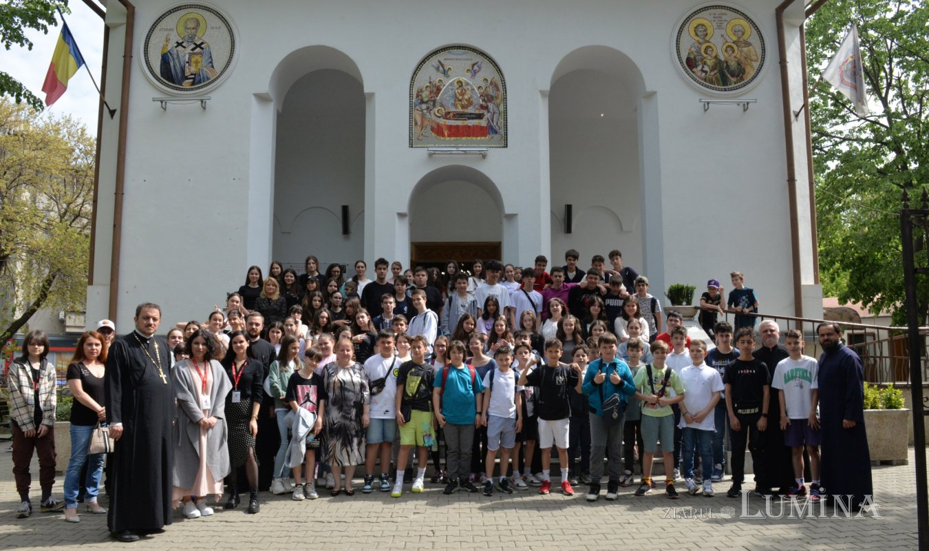 Dezbatere despre pericolele internetului și activitate educativă la o parohie bucureșteană 291627