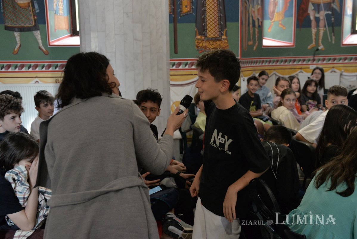 Dezbatere despre pericolele internetului și activitate educativă la o parohie bucureșteană 291766