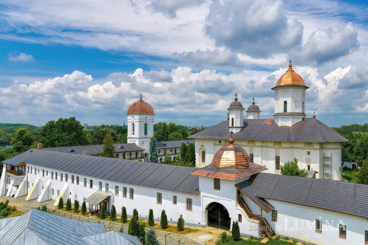 Sclipirile Luminii: Mănăstirea Cernica 291539