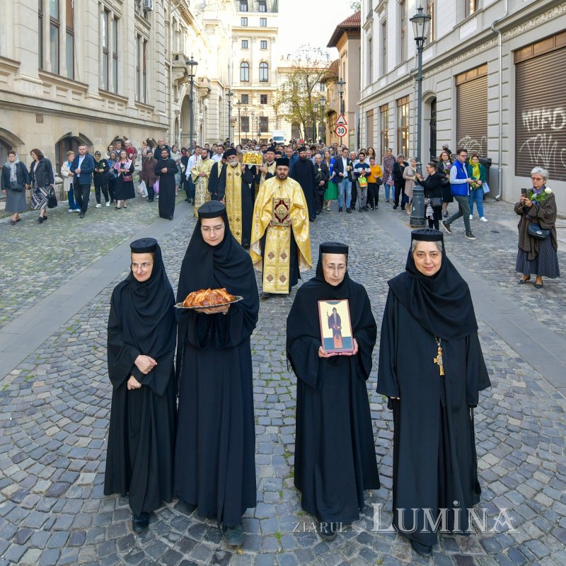 Întâlnirea bucureştenilor din sectorul 3 cu sfântul lor ocrotitor 291676