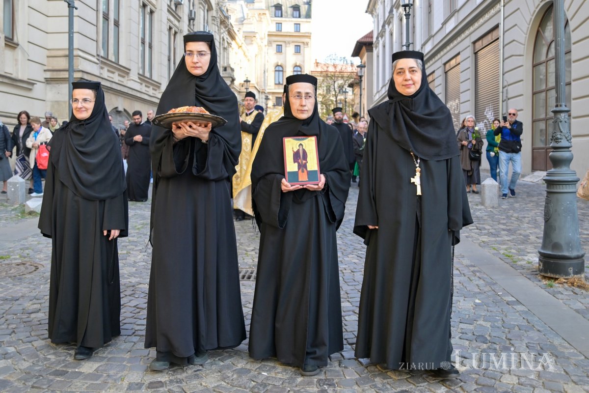 Întâlnirea bucureştenilor din sectorul 3 cu sfântul lor ocrotitor 291678