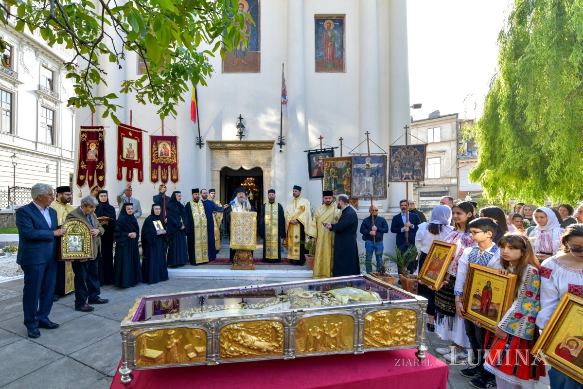 Întâlnirea bucureştenilor din sectorul 3 cu sfântul lor ocrotitor 291680