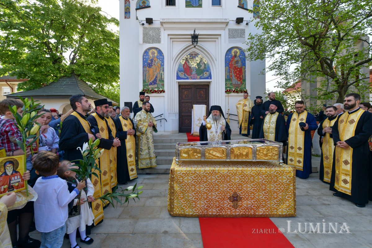 Întâlnirea bucureştenilor din sectorul 3 cu sfântul lor ocrotitor 291684
