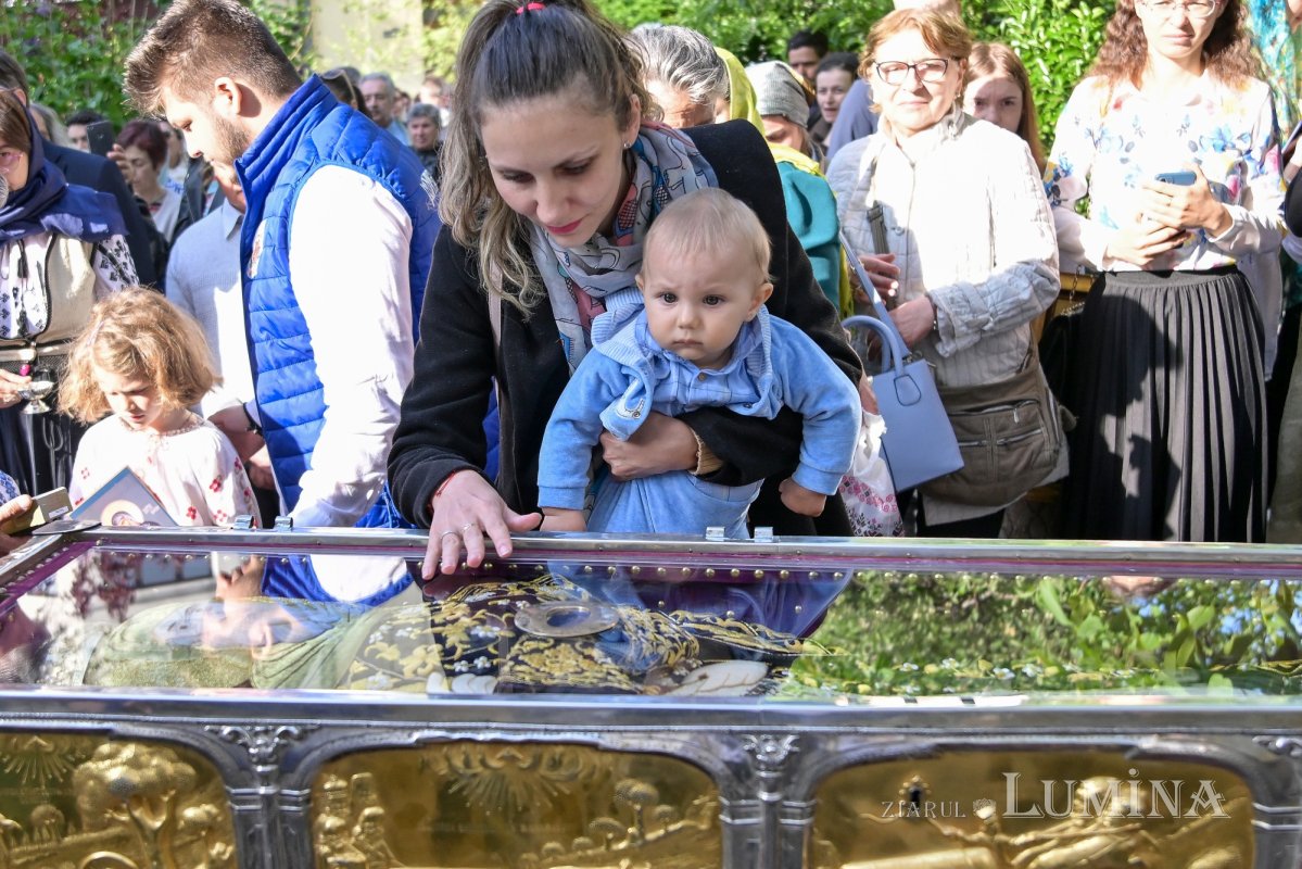 Întâlnirea bucureştenilor din sectorul 3 cu sfântul lor ocrotitor 291686