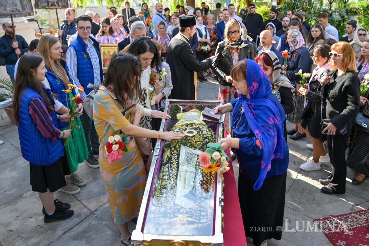 Întâlnirea bucureştenilor din sectorul 3 cu sfântul lor ocrotitor 291687