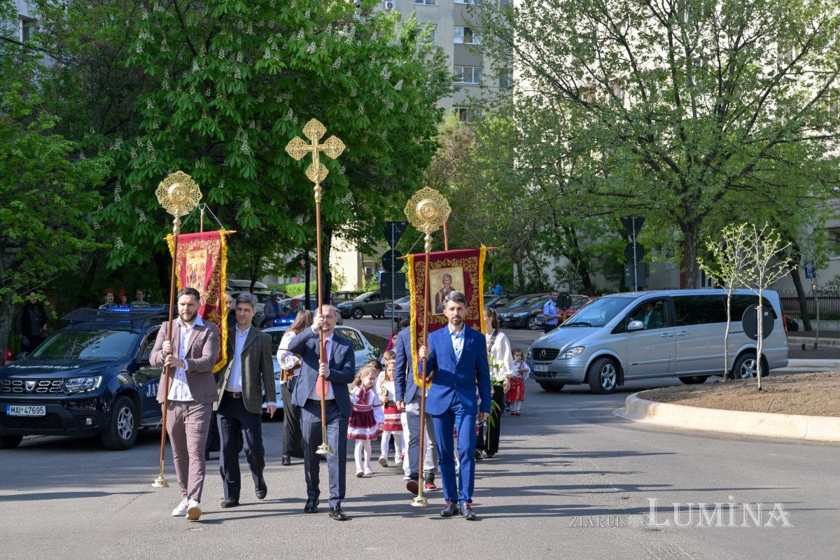 Întâlnirea bucureştenilor din sectorul 3 cu sfântul lor ocrotitor 291692