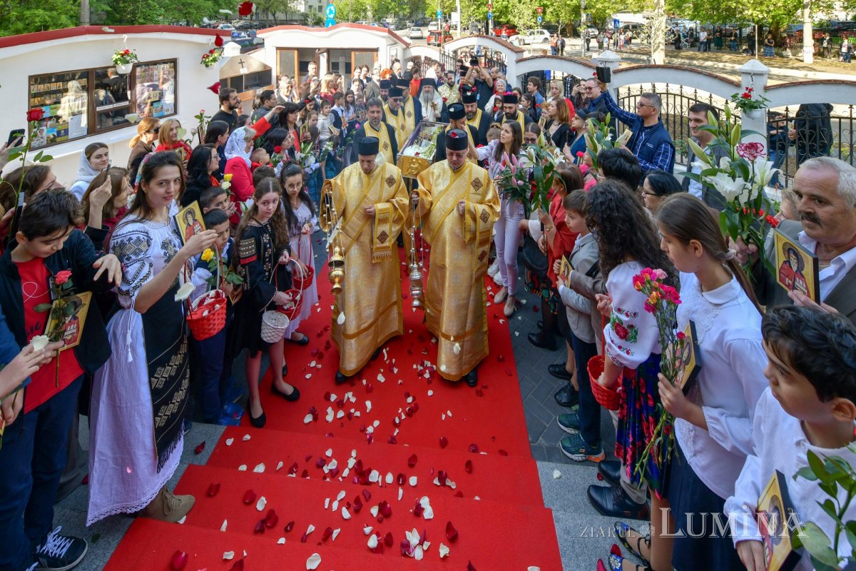 Întâlnirea bucureştenilor din sectorul 3 cu sfântul lor ocrotitor 291694