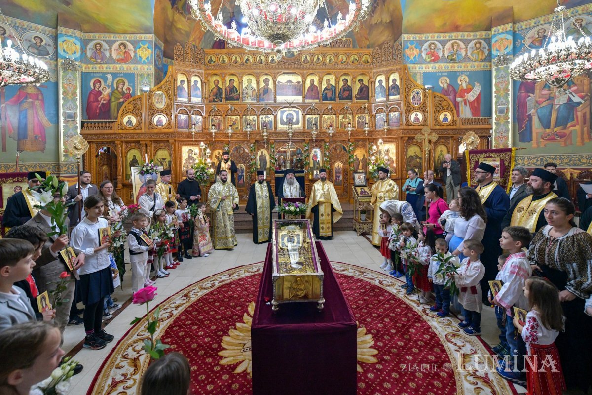 Întâlnirea bucureştenilor din sectorul 3 cu sfântul lor ocrotitor 291695