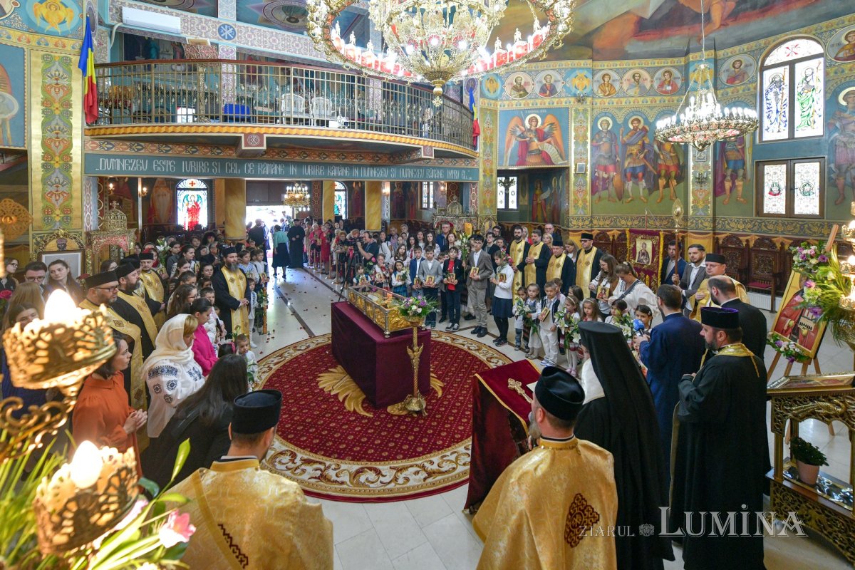 Întâlnirea bucureştenilor din sectorul 3 cu sfântul lor ocrotitor 291698