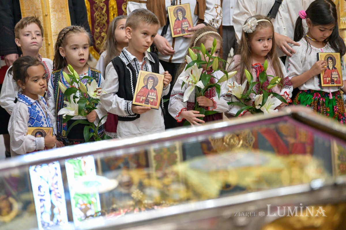 Întâlnirea bucureştenilor din sectorul 3 cu sfântul lor ocrotitor 291699