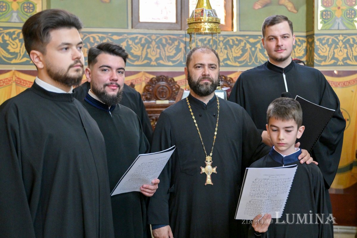 Întâlnirea bucureştenilor din sectorul 3 cu sfântul lor ocrotitor 291702