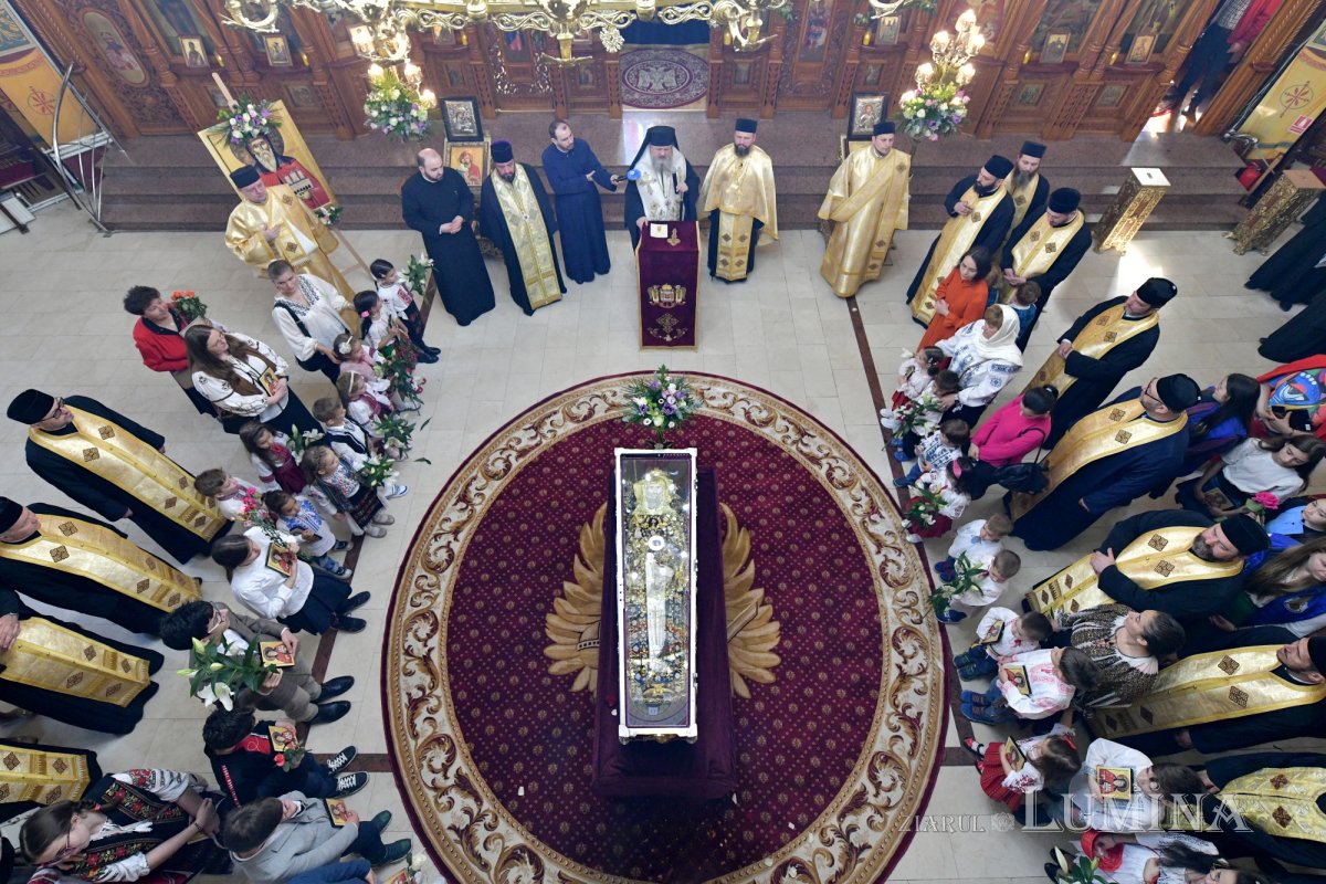 Întâlnirea bucureştenilor din sectorul 3 cu sfântul lor ocrotitor 291704