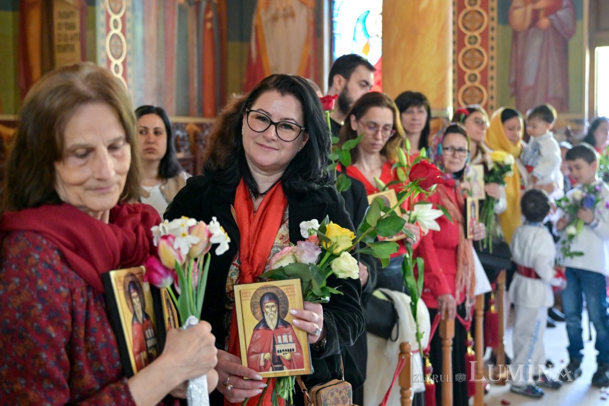 Întâlnirea bucureştenilor din sectorul 3 cu sfântul lor ocrotitor 291706