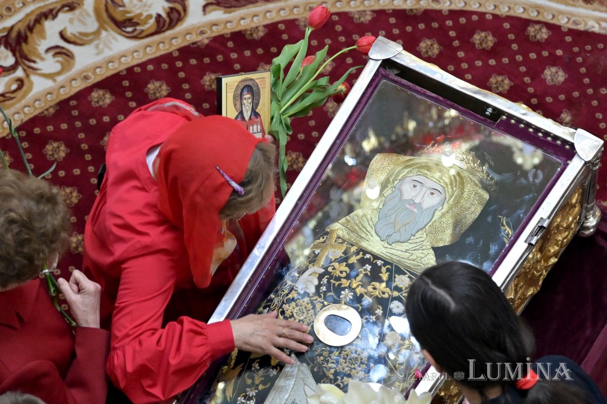 Întâlnirea bucureştenilor din sectorul 3 cu sfântul lor ocrotitor 291711
