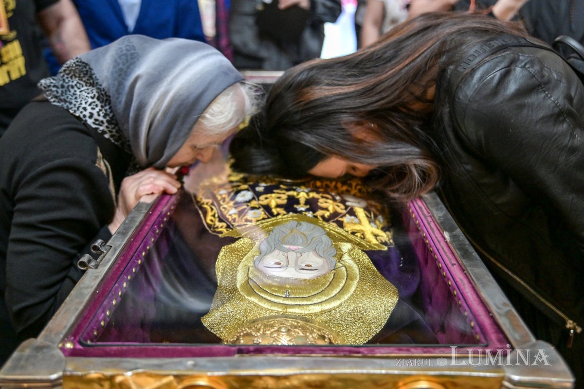 Întâlnirea bucureştenilor din sectorul 3 cu sfântul lor ocrotitor 291712