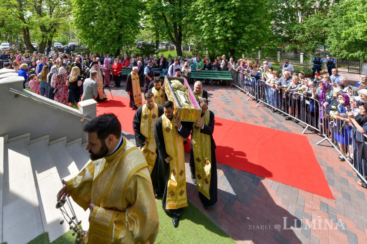 Întâlnirea bucureştenilor din sectorul 3 cu sfântul lor ocrotitor 291715