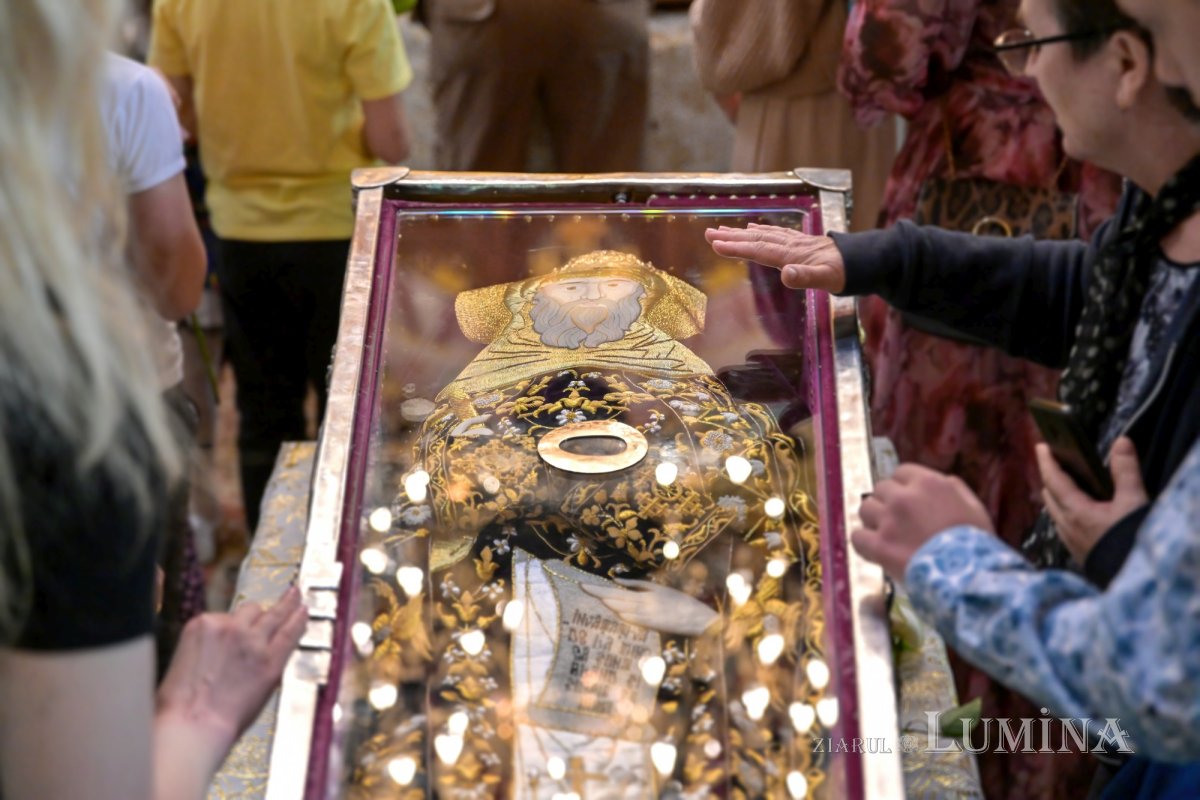 Întâlnirea bucureştenilor din sectorul 3 cu sfântul lor ocrotitor 291720