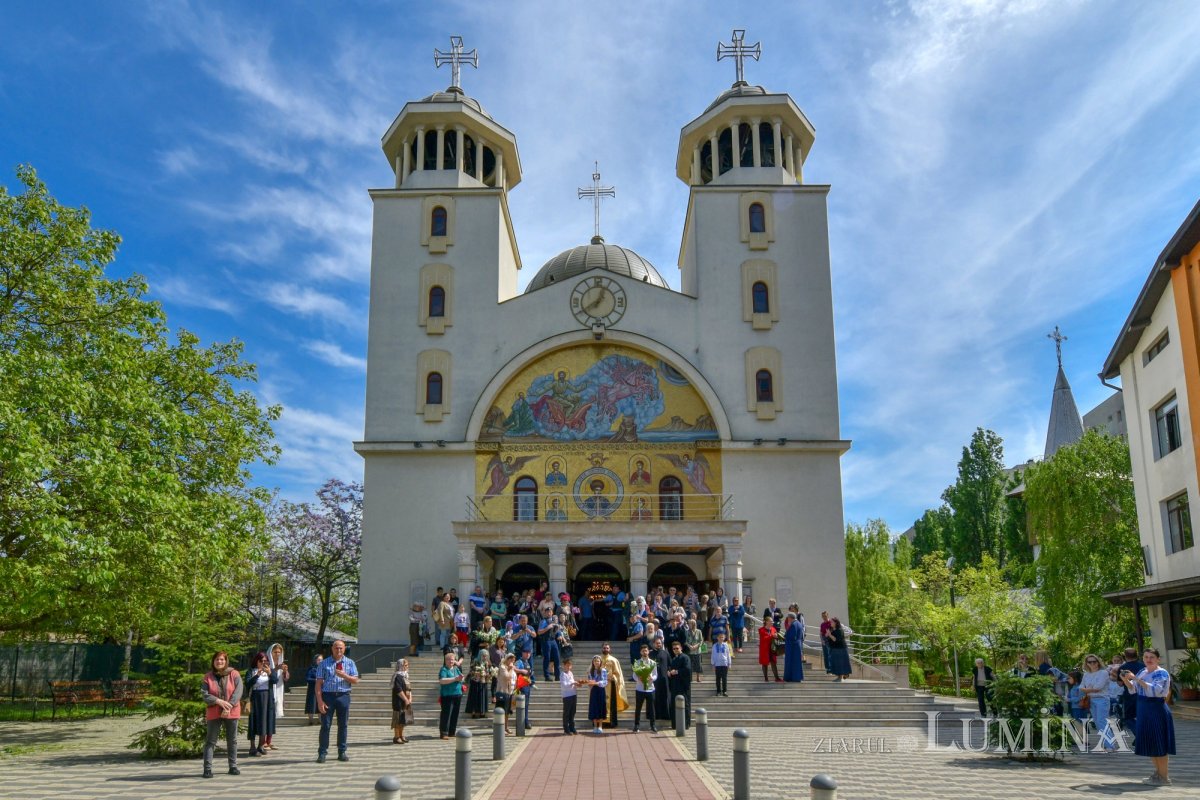 Întâlnirea bucureştenilor din sectorul 3 cu sfântul lor ocrotitor 291722