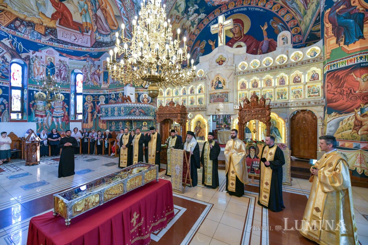 Întâlnirea bucureştenilor din sectorul 3 cu sfântul lor ocrotitor 291725