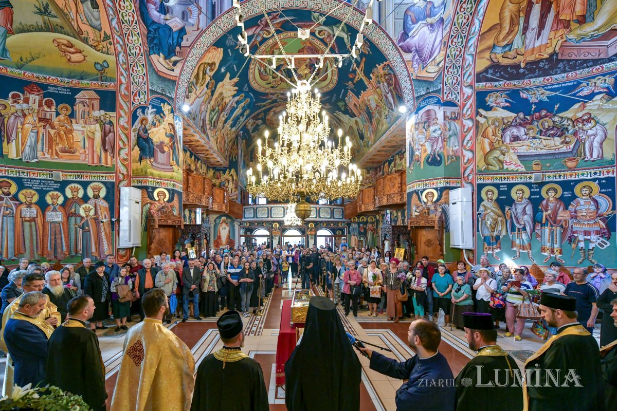 Întâlnirea bucureştenilor din sectorul 3 cu sfântul lor ocrotitor 291726