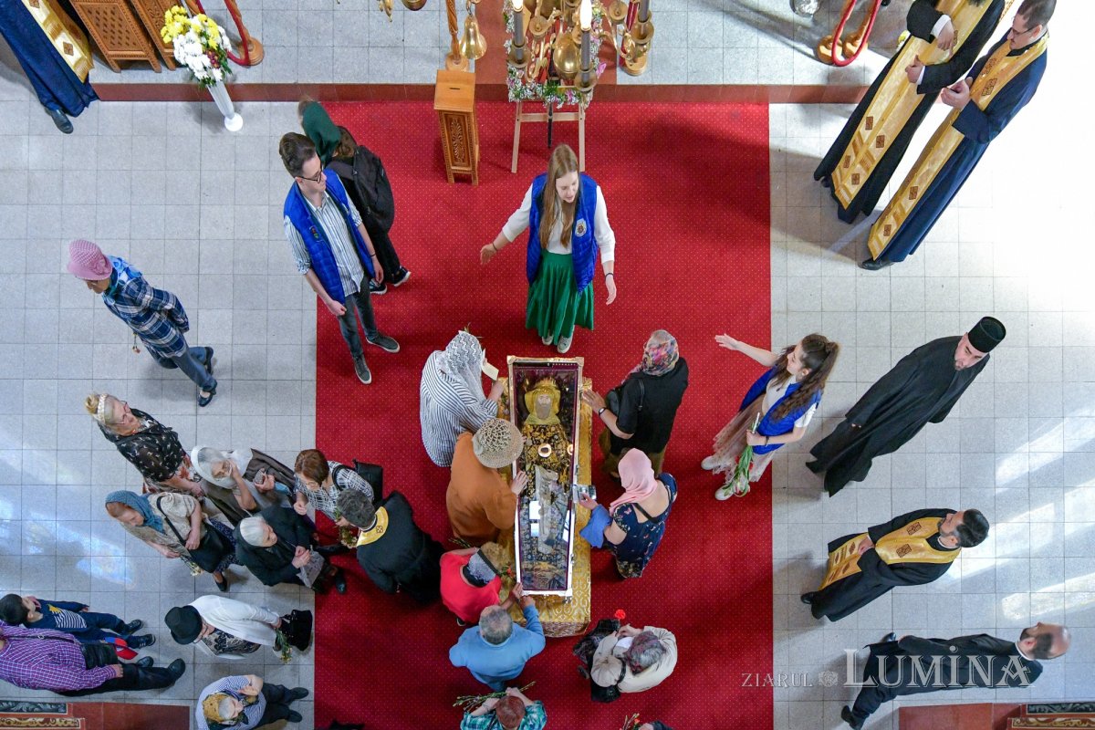 Întâlnirea bucureştenilor din sectorul 3 cu sfântul lor ocrotitor 291730