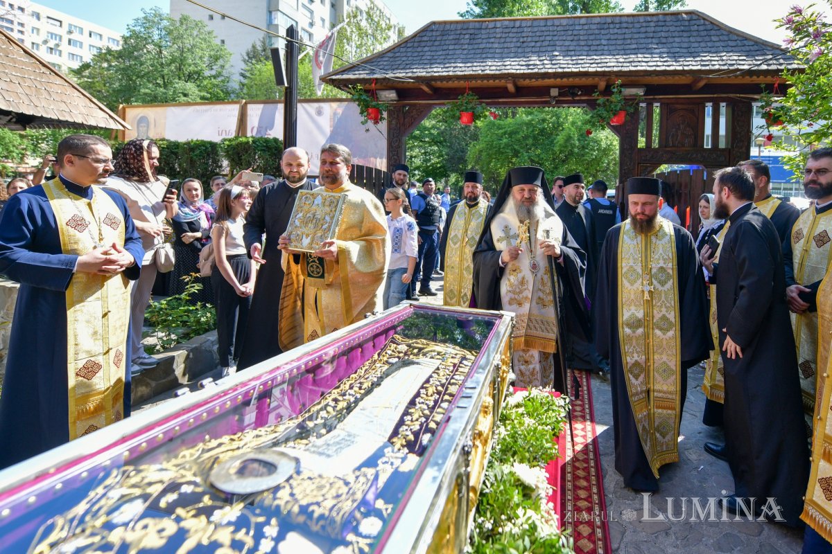 Întâlnirea bucureştenilor din sectorul 3 cu sfântul lor ocrotitor 291732