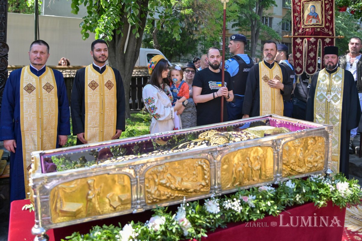 Întâlnirea bucureştenilor din sectorul 3 cu sfântul lor ocrotitor 291733