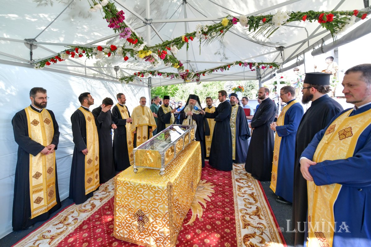 Întâlnirea bucureştenilor din sectorul 3 cu sfântul lor ocrotitor 291741