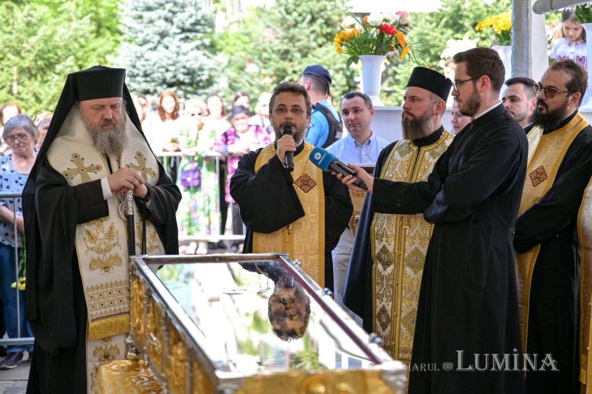Întâlnirea bucureştenilor din sectorul 3 cu sfântul lor ocrotitor 291742