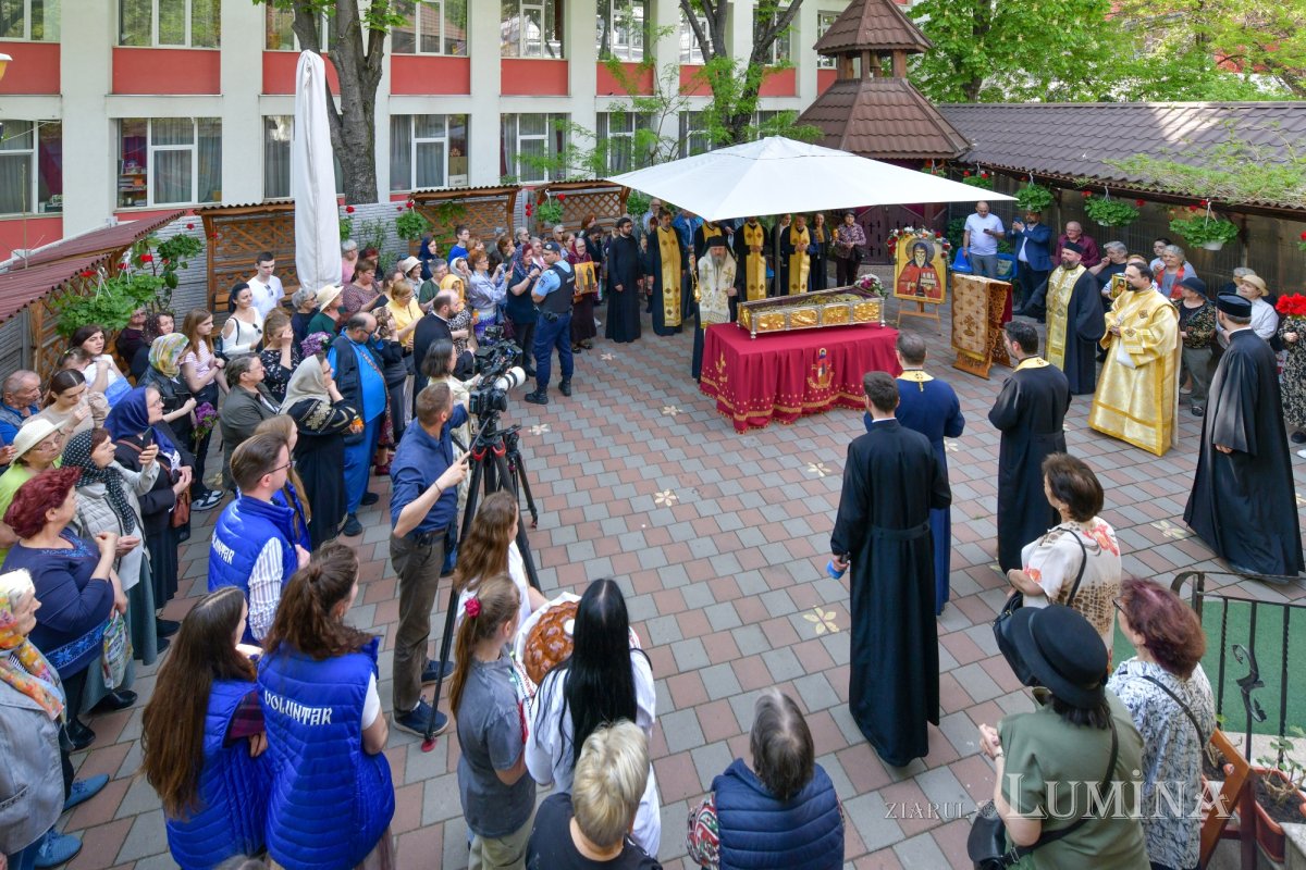 Întâlnirea bucureştenilor din sectorul 3 cu sfântul lor ocrotitor 291745