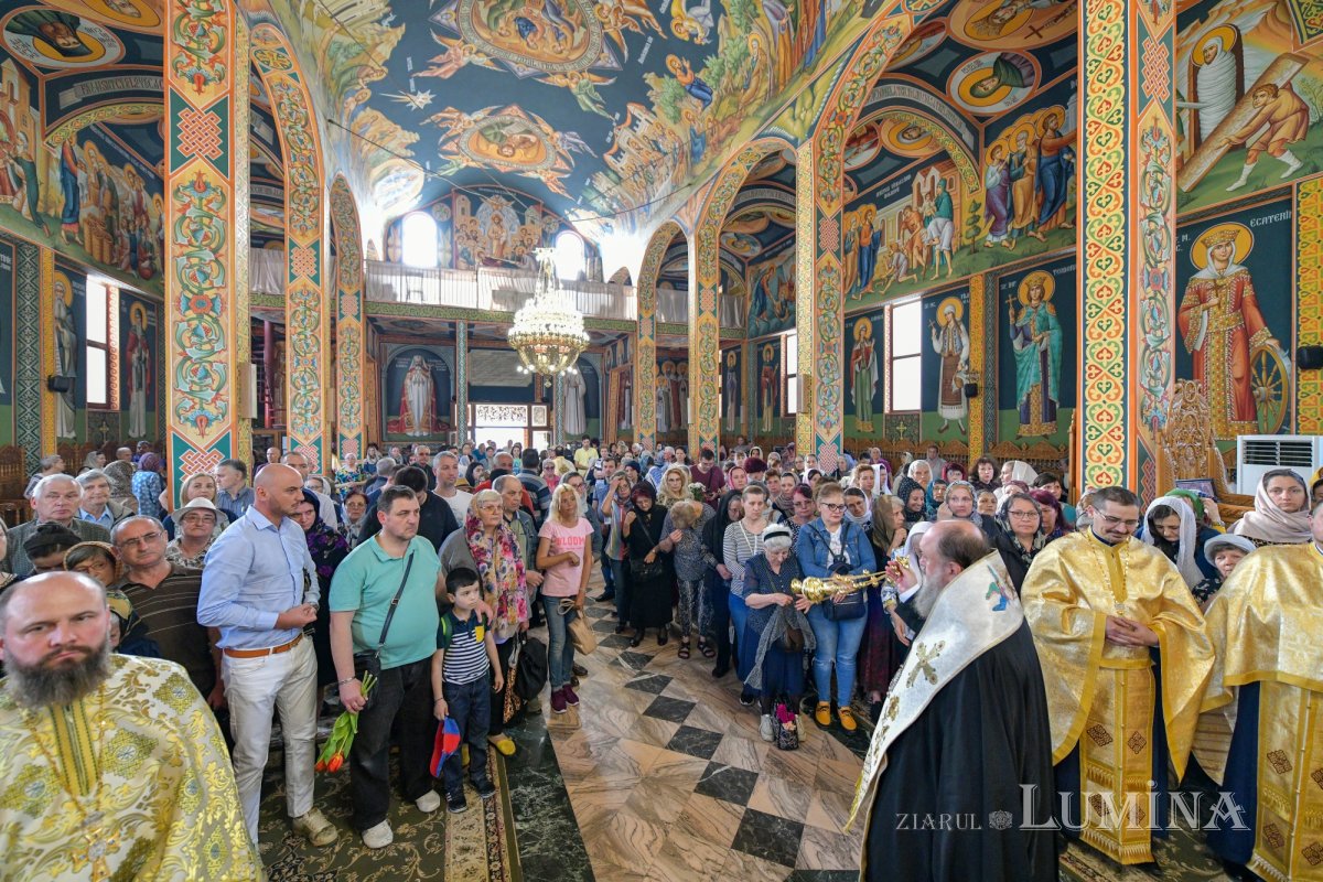 Întâlnirea bucureştenilor din sectorul 3 cu sfântul lor ocrotitor 291753