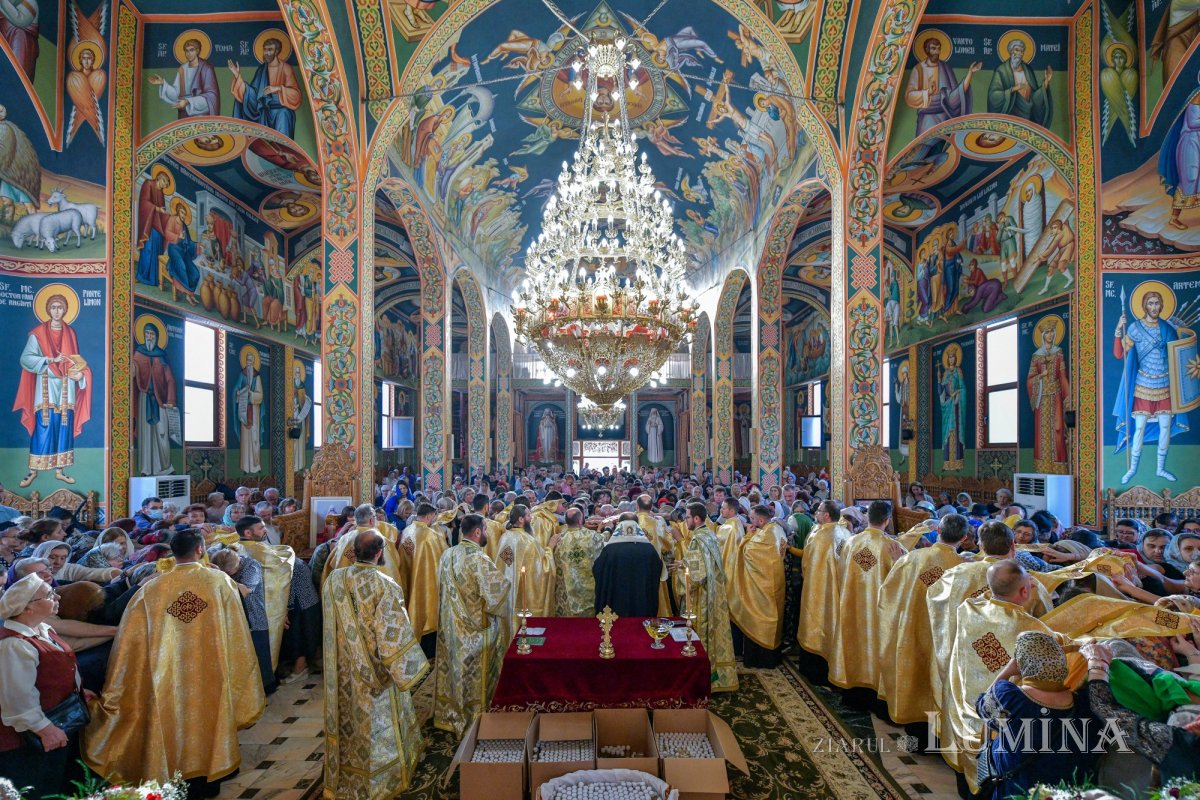 Întâlnirea bucureştenilor din sectorul 3 cu sfântul lor ocrotitor 291762