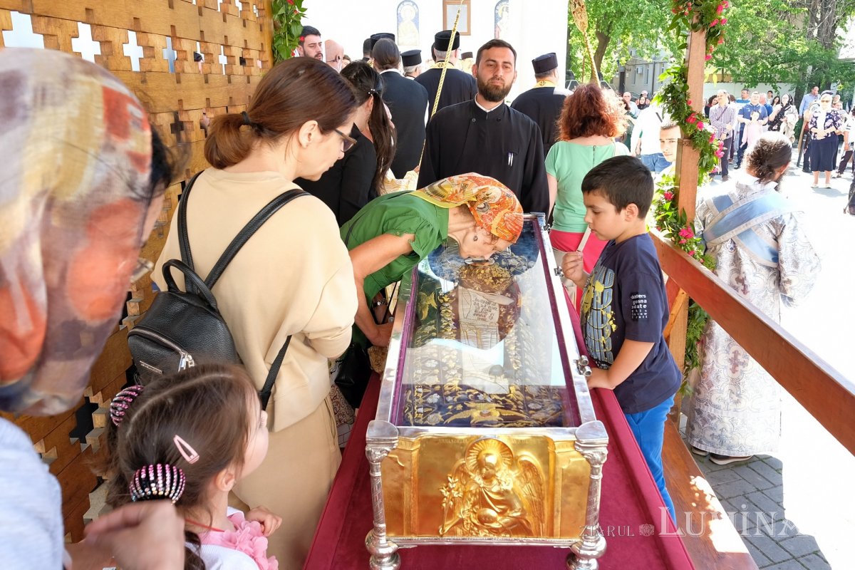 Pelerinajul istoric din Arhiepiscopia Bucureștilor a continuat în sectorul 4  291957