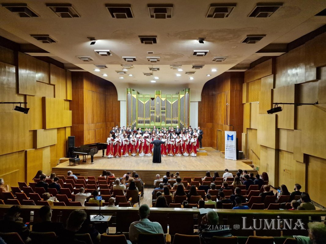 Corala Patriarhiei Române a concertat la Universitatea Naţională de Muzică 292120