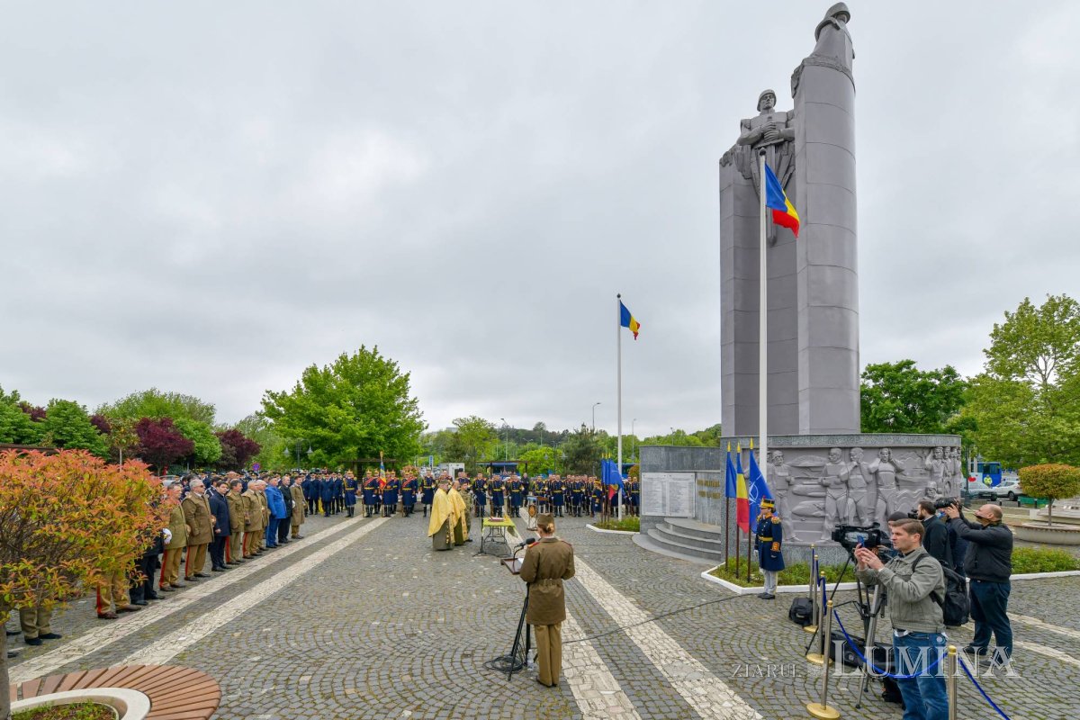 Ceremonii religioase și militare de Ziua Forțelor Terestre Române 293040