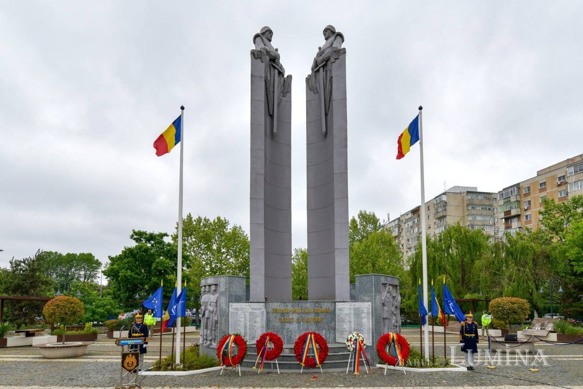 Ceremonii religioase și militare de Ziua Forțelor Terestre Române 293054