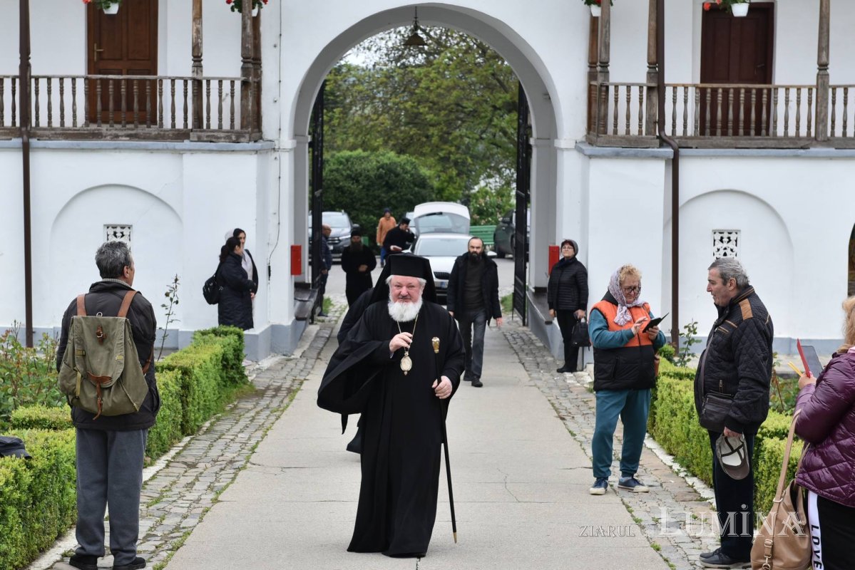 Rugăciune de laudă adusă Mucenicului Gheorghe la Mănăstirea Cernica 292985