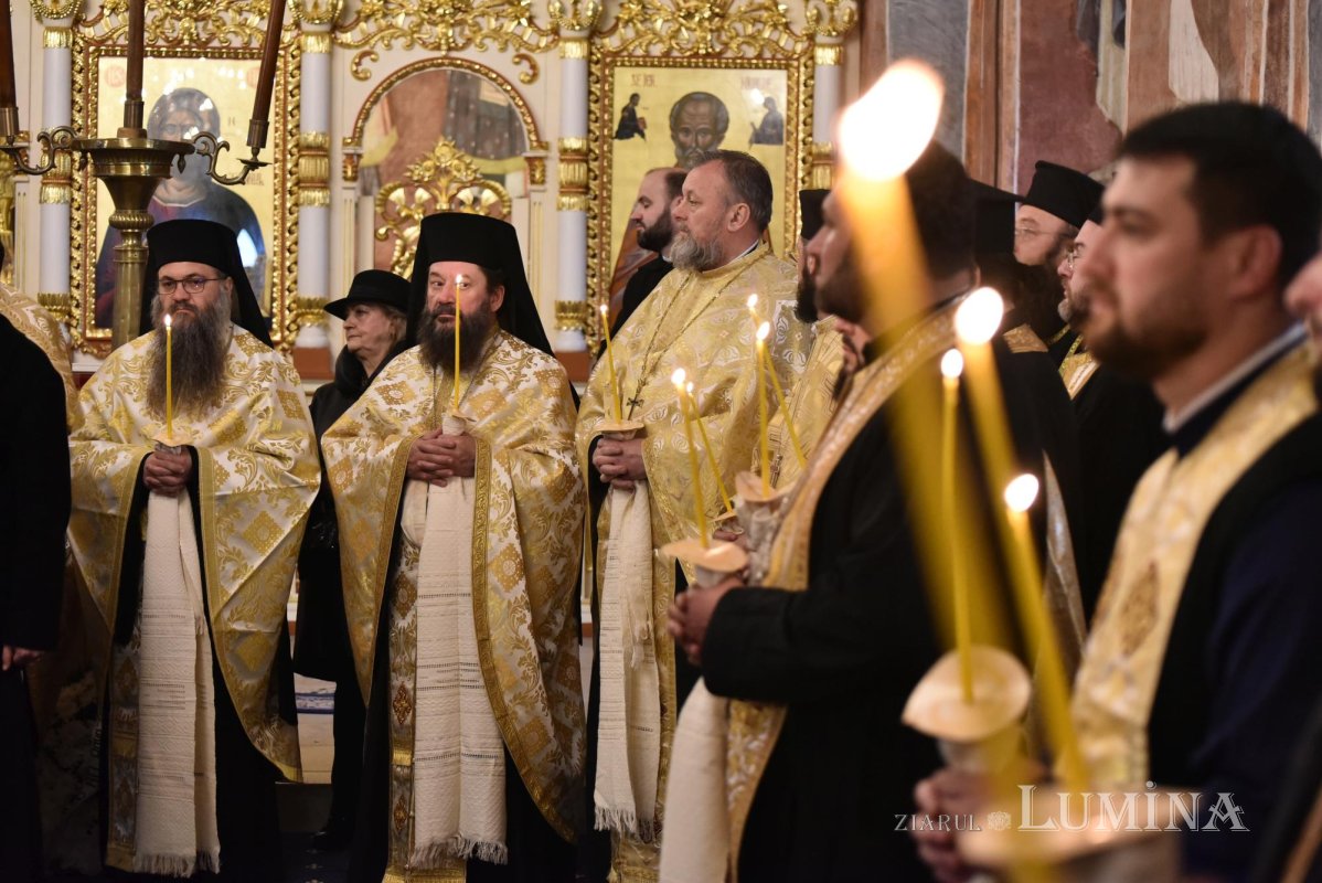 Slujitorul bisericii Palatului Cotroceni, condus pe ultimul drum 293021