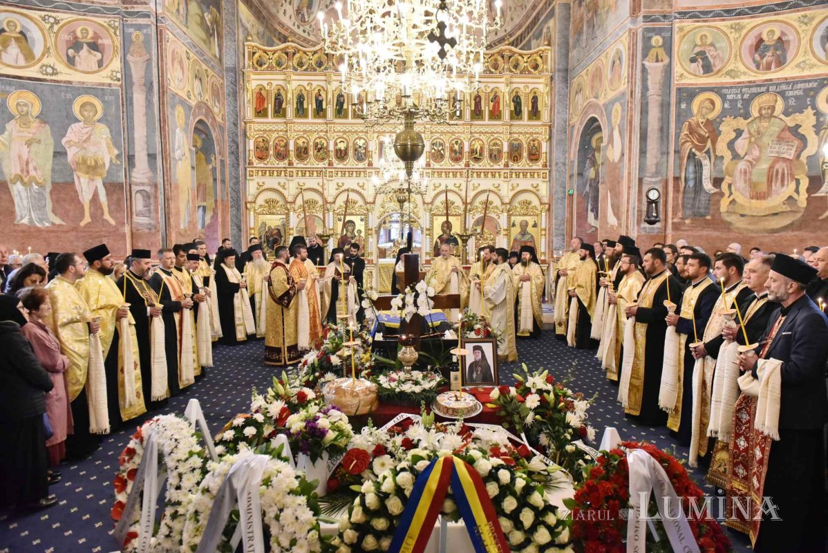 Slujitorul bisericii Palatului Cotroceni, condus pe ultimul drum 293028