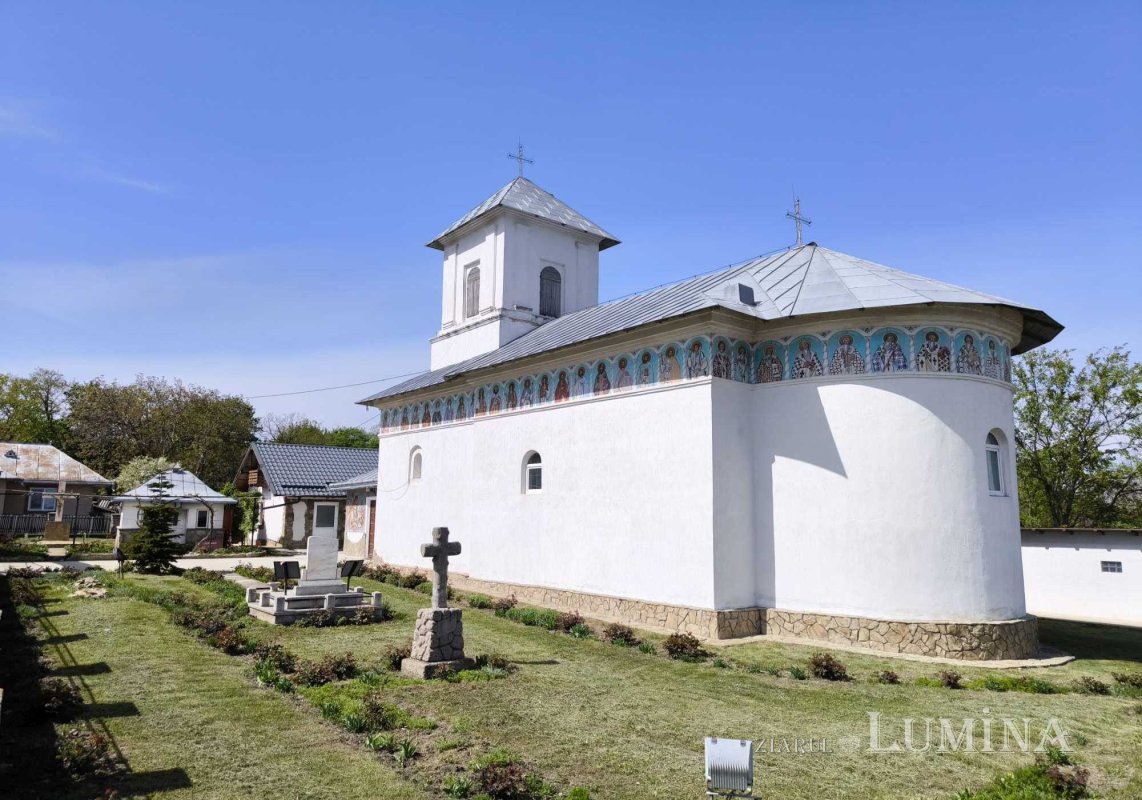 Miorcanii familiei Pillat, o lume a Prutului și a bătrâneții  293132