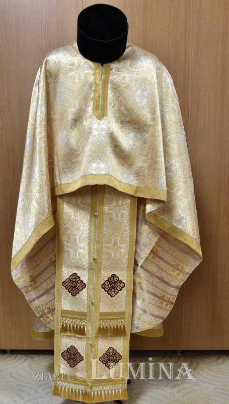 Noi veșminte de sărbătoare pentru clericii din Arhiepiscopia Bucureștilor 293246