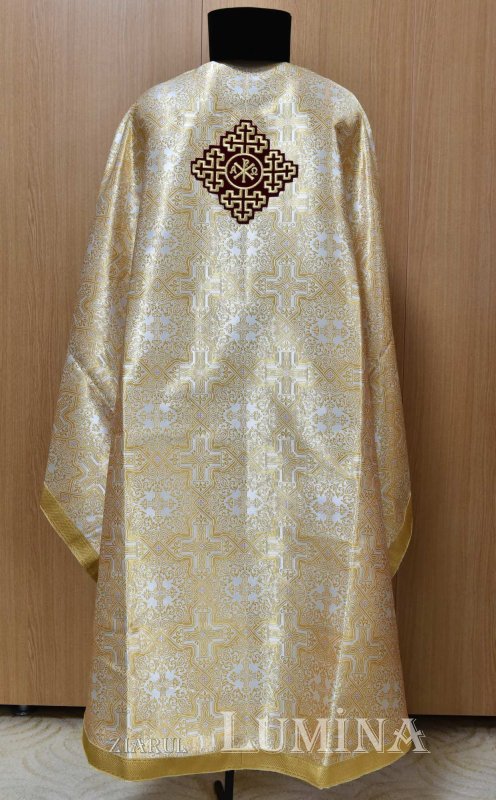 Noi veșminte de sărbătoare pentru clericii din Arhiepiscopia Bucureștilor 293248