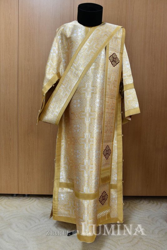 Noi veșminte de sărbătoare pentru clericii din Arhiepiscopia Bucureștilor 293249