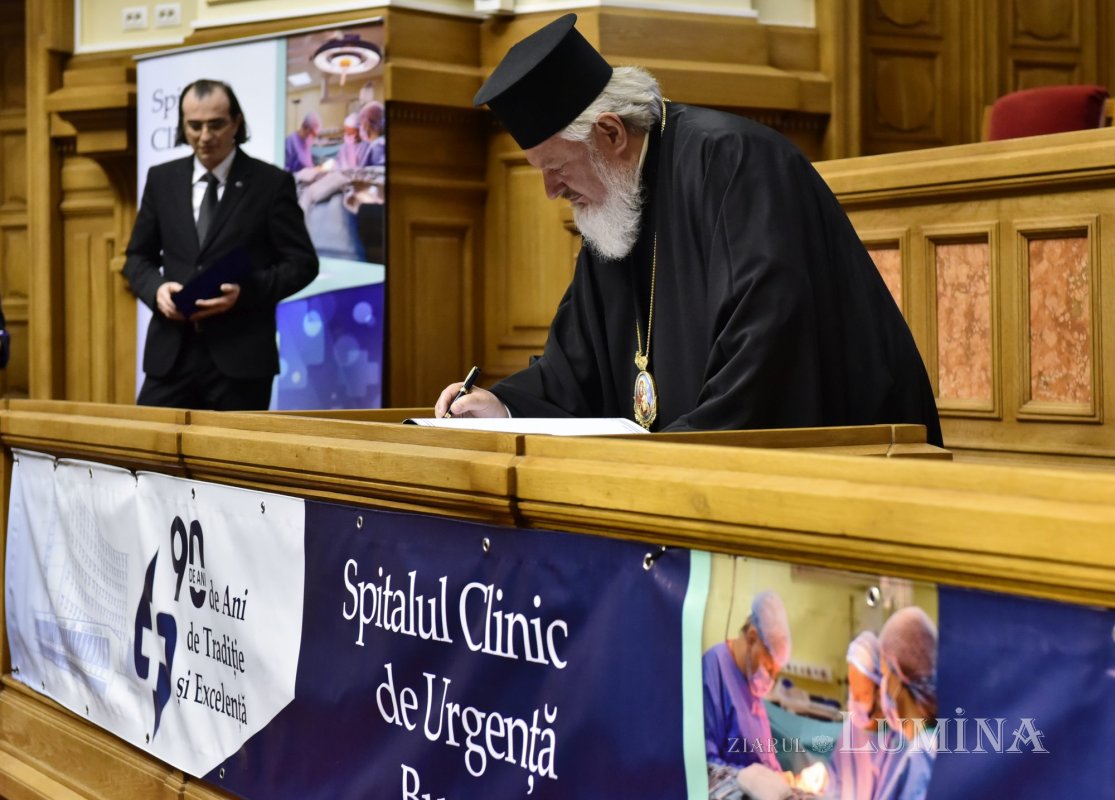 Conferință științifică aniversară la Palatul Patriarhiei 293425