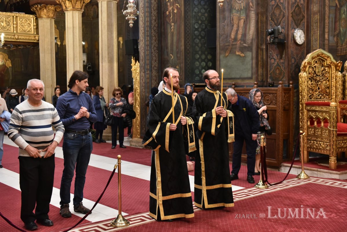Denia din Sfânta  și Marea Luni la Catedrala Patriarhală 293743