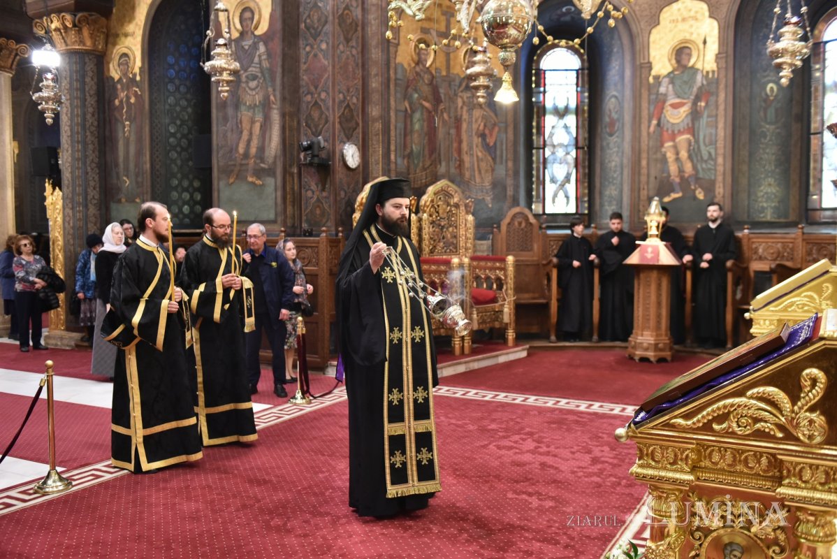 Denia din Sfânta  și Marea Luni la Catedrala Patriarhală 293745