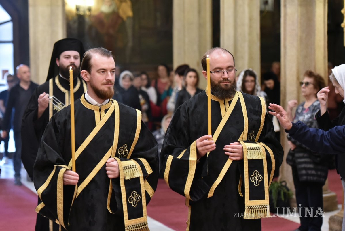 Denia din Sfânta  și Marea Luni la Catedrala Patriarhală 293746